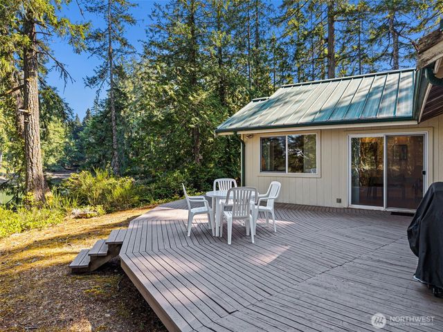 150 E Haskell Hill Road, Shelton, WA 98584