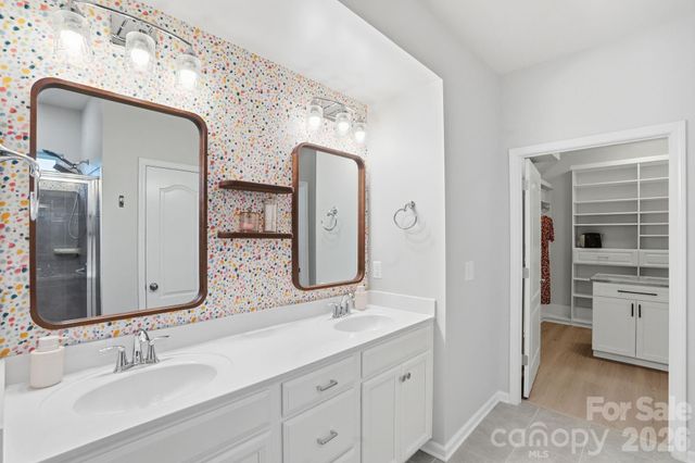 13314 Canterbury Castle Drive, Charlotte, NC 28273