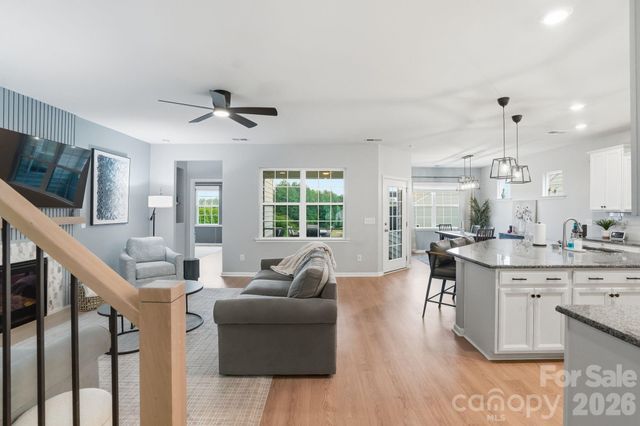 13314 Canterbury Castle Drive, Charlotte, NC 28273