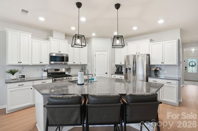 13314 Canterbury Castle Drive, Charlotte, NC 28273