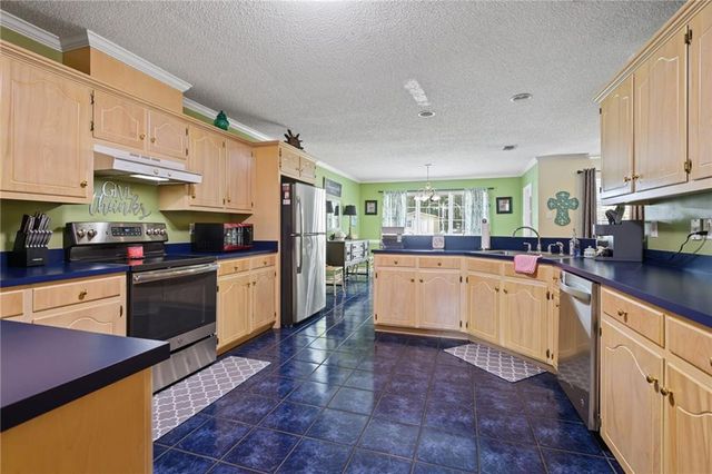 864 Country Lane, Axis, AL 36505