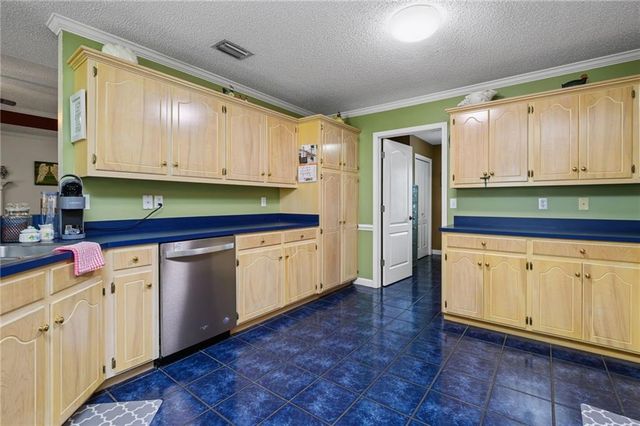 864 Country Lane, Axis, AL 36505