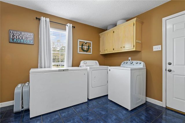 864 Country Lane, Axis, AL 36505