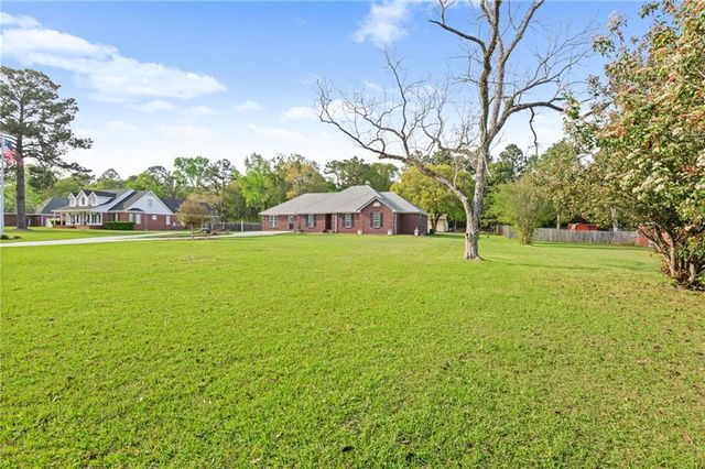 864 Country Lane, Axis, AL 36505
