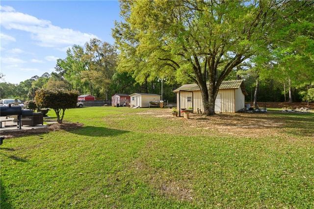 864 Country Lane, Axis, AL 36505