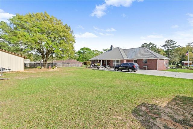 864 Country Lane, Axis, AL 36505