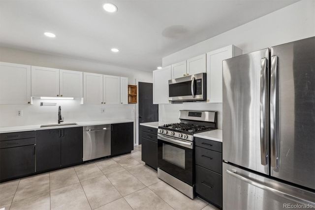 2725 S Zurich Court, Denver, CO 80236