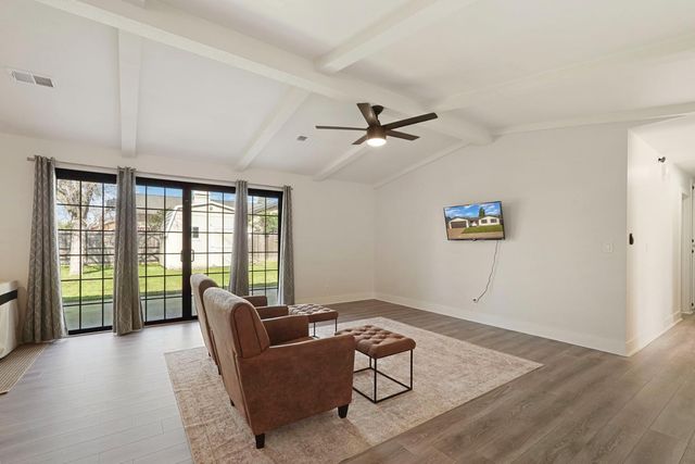 733 Prairie Ct, Galt, CA 95632