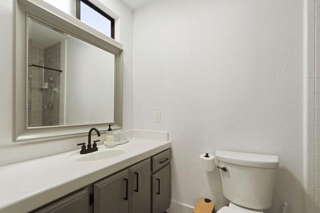 733 Prairie Ct, Galt, CA 95632