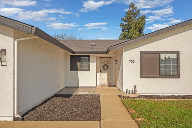 733 Prairie Ct, Galt, CA 95632