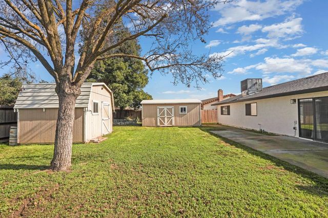 733 Prairie Ct, Galt, CA 95632