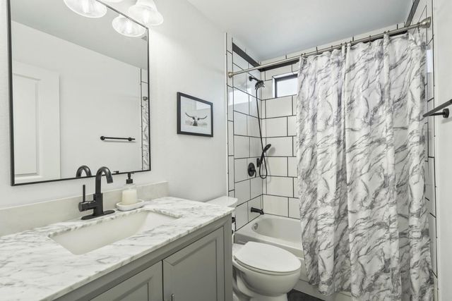 733 Prairie Ct, Galt, CA 95632