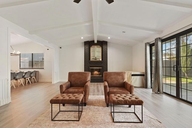 733 Prairie Ct, Galt, CA 95632