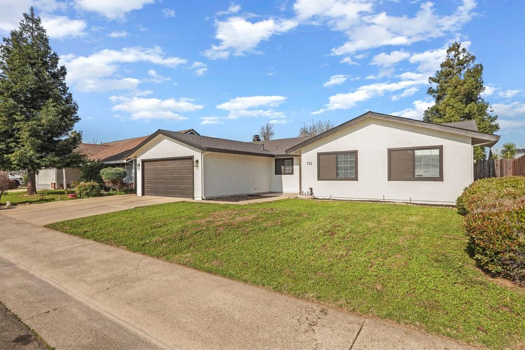 733 Prairie Ct, Galt, CA 95632