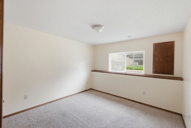 10902 W LANTANA ST, Wichita, KS 67205