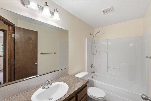 10902 W LANTANA ST, Wichita, KS 67205