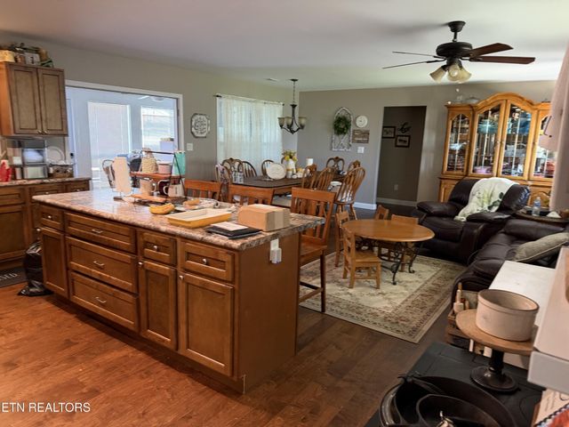 2812 Vicksburg Lane, Strawberry Plains, TN 37871