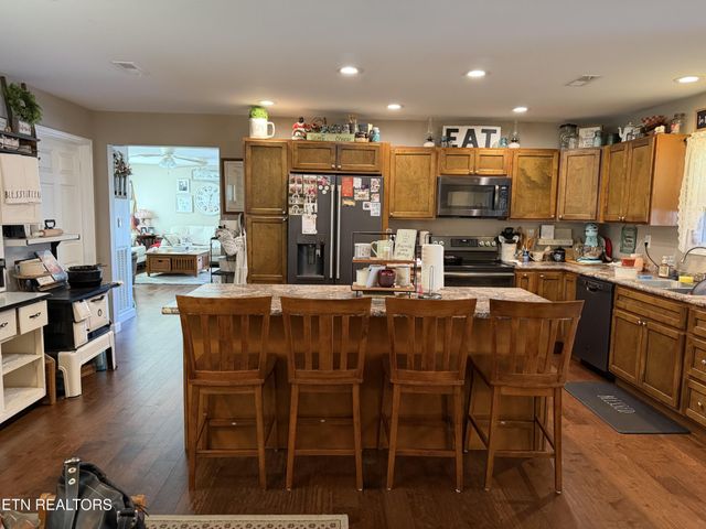 2812 Vicksburg Lane, Strawberry Plains, TN 37871
