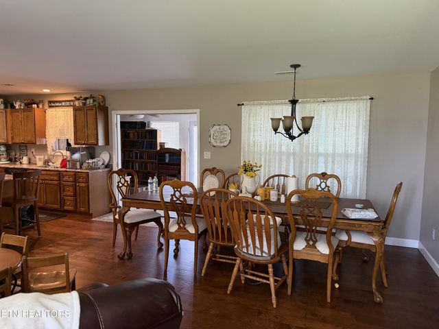 2812 Vicksburg Lane, Strawberry Plains, TN 37871