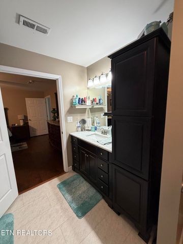 2812 Vicksburg Lane, Strawberry Plains, TN 37871