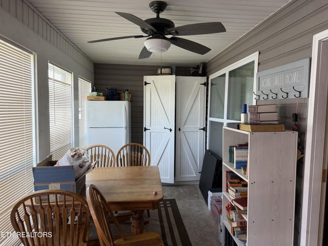 2812 Vicksburg Lane, Strawberry Plains, TN 37871