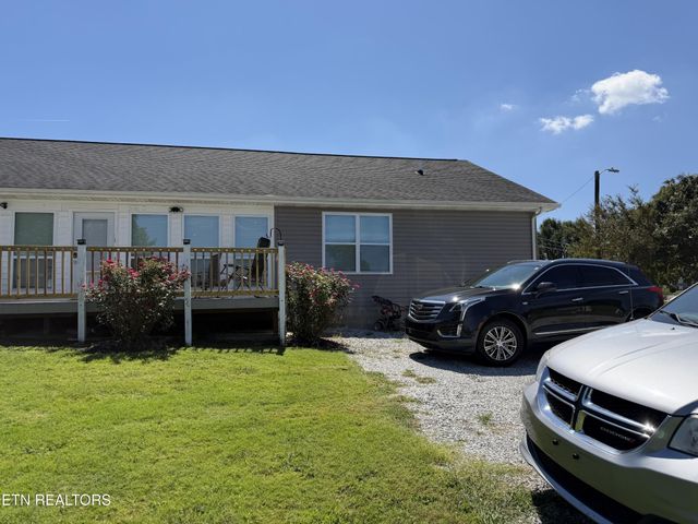 2812 Vicksburg Lane, Strawberry Plains, TN 37871