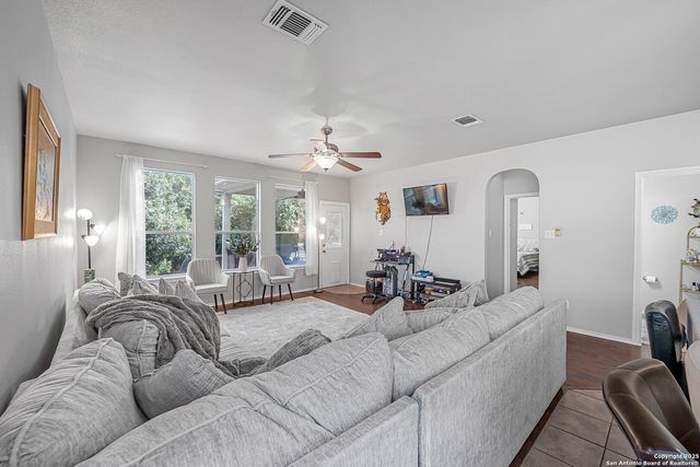 834 Point Crossing, San Antonio, TX 78253