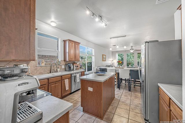 834 Point Crossing, San Antonio, TX 78253