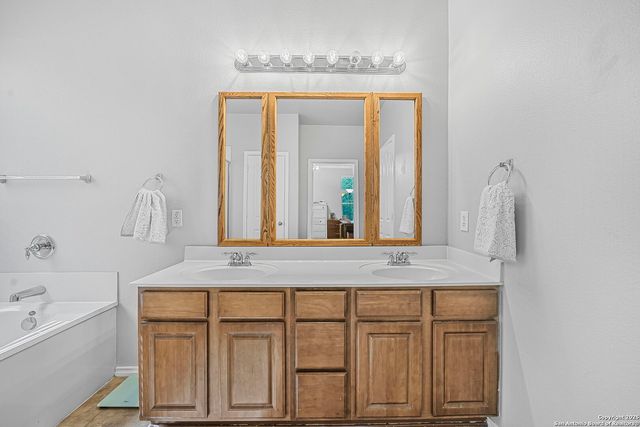 834 Point Crossing, San Antonio, TX 78253