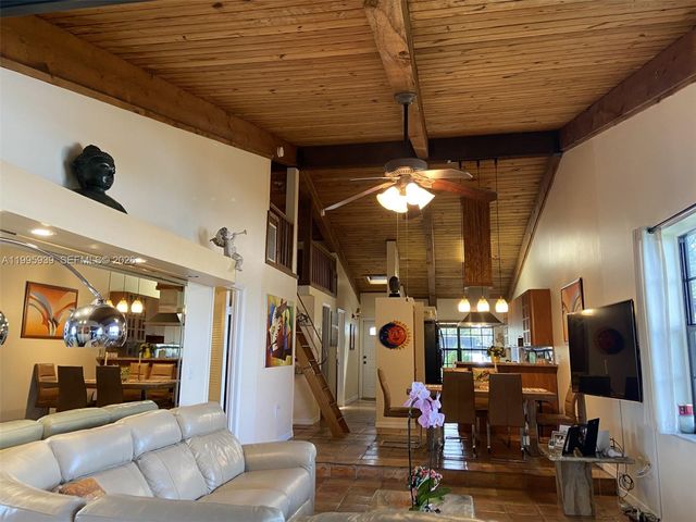 10361 Juniper Ct 10361, Pembroke Pines, FL 33026