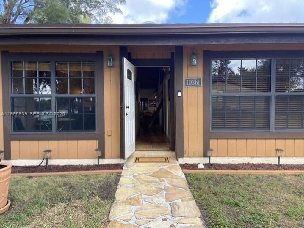 10361 Juniper Ct 10361, Pembroke Pines, FL 33026