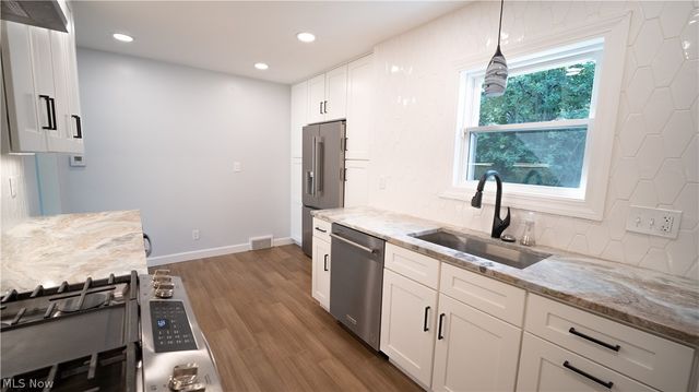 3130 Silver Lake Boulevard, Silver Lake, OH 44224