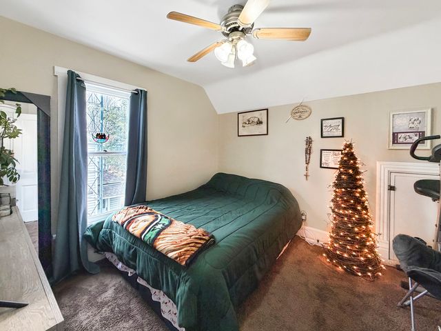 1607 S Highland Avenue, Freeport, IL 61032