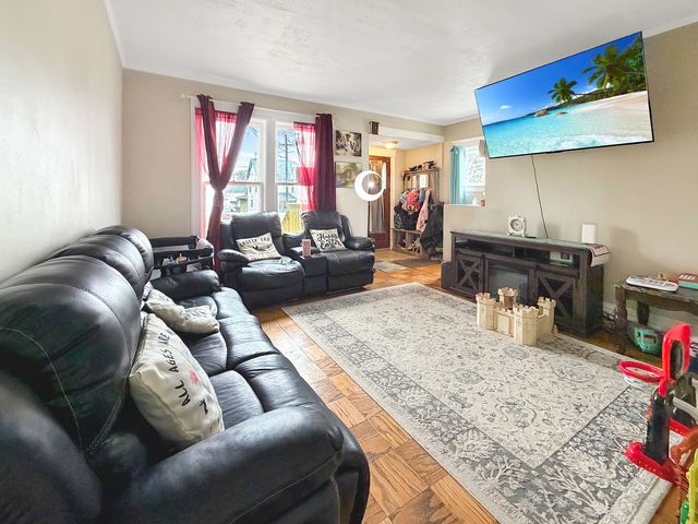 1607 S Highland Avenue, Freeport, IL 61032