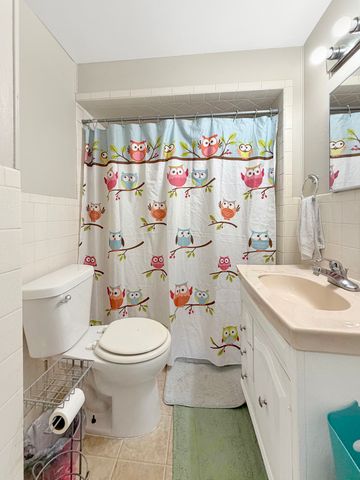 1607 S Highland Avenue, Freeport, IL 61032