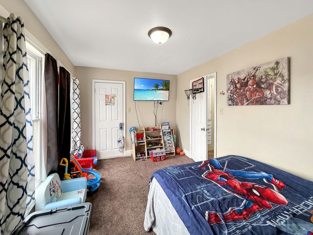 1607 S Highland Avenue, Freeport, IL 61032