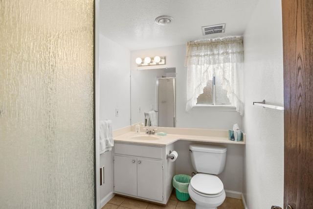 8003 Independence Ave, Stockton, CA 95209