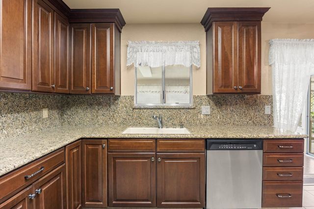 8003 Independence Ave, Stockton, CA 95209