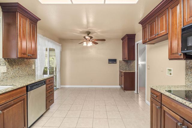 8003 Independence Ave, Stockton, CA 95209