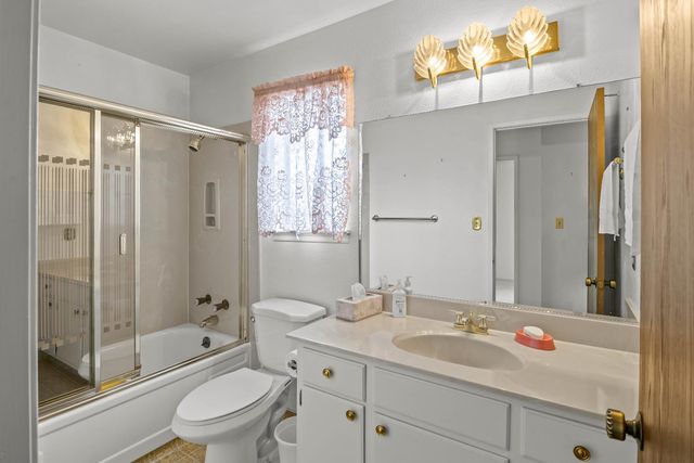 8003 Independence Ave, Stockton, CA 95209