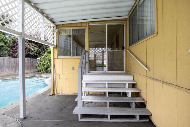 8003 Independence Ave, Stockton, CA 95209