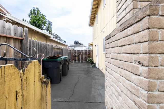 8003 Independence Ave, Stockton, CA 95209