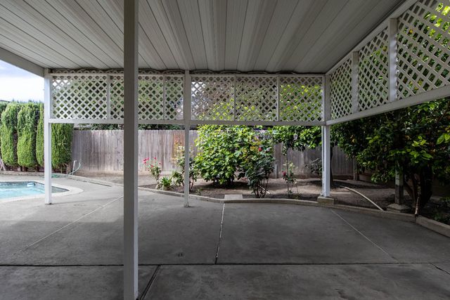 8003 Independence Ave, Stockton, CA 95209