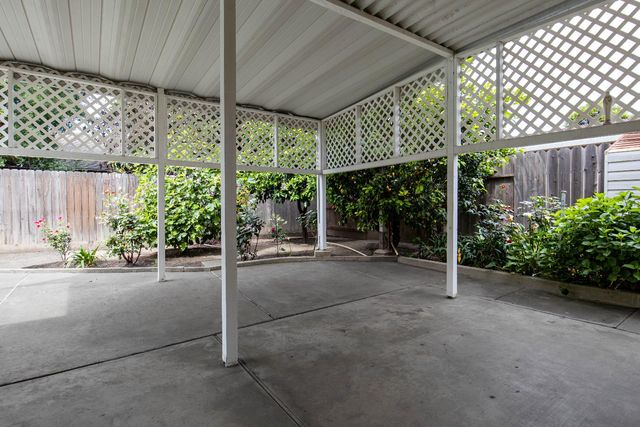 8003 Independence Ave, Stockton, CA 95209