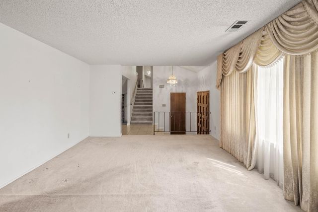 8003 Independence Ave, Stockton, CA 95209