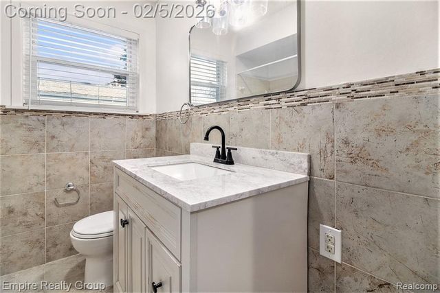 6320 Evangeline, Dearborn Heights, MI 48127