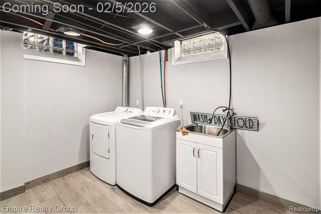 6320 Evangeline, Dearborn Heights, MI 48127