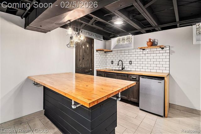 6320 Evangeline, Dearborn Heights, MI 48127