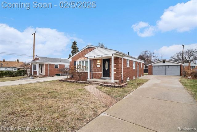 6320 Evangeline, Dearborn Heights, MI 48127