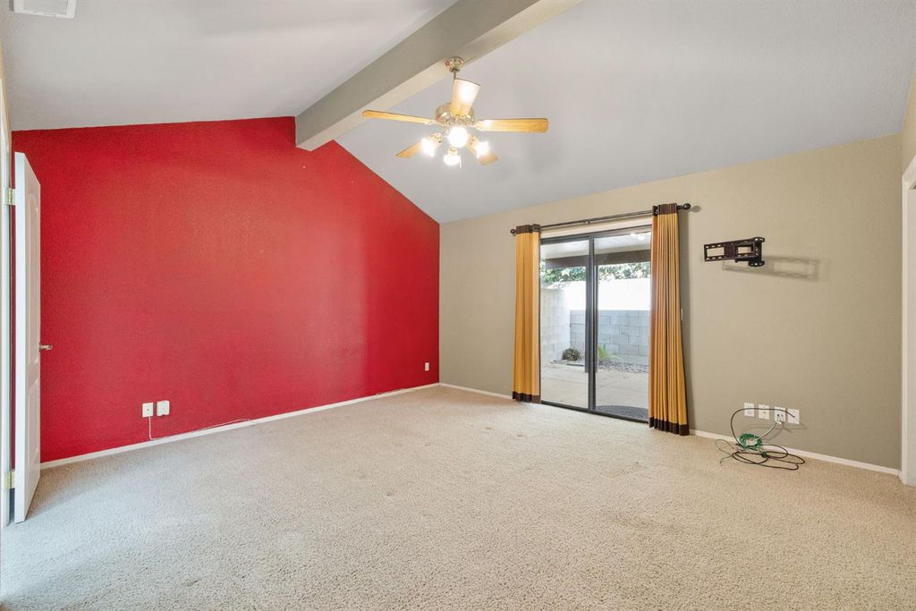 Image 22 of property listing at 165 Crown Lane, Madera, CA 93637